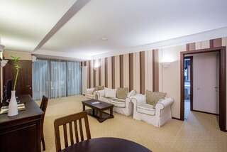 Курортные отели Alpin Resort Hotel Пояна-Брашов Апартаменты с 2 спальнями на улучшенном этаже-1